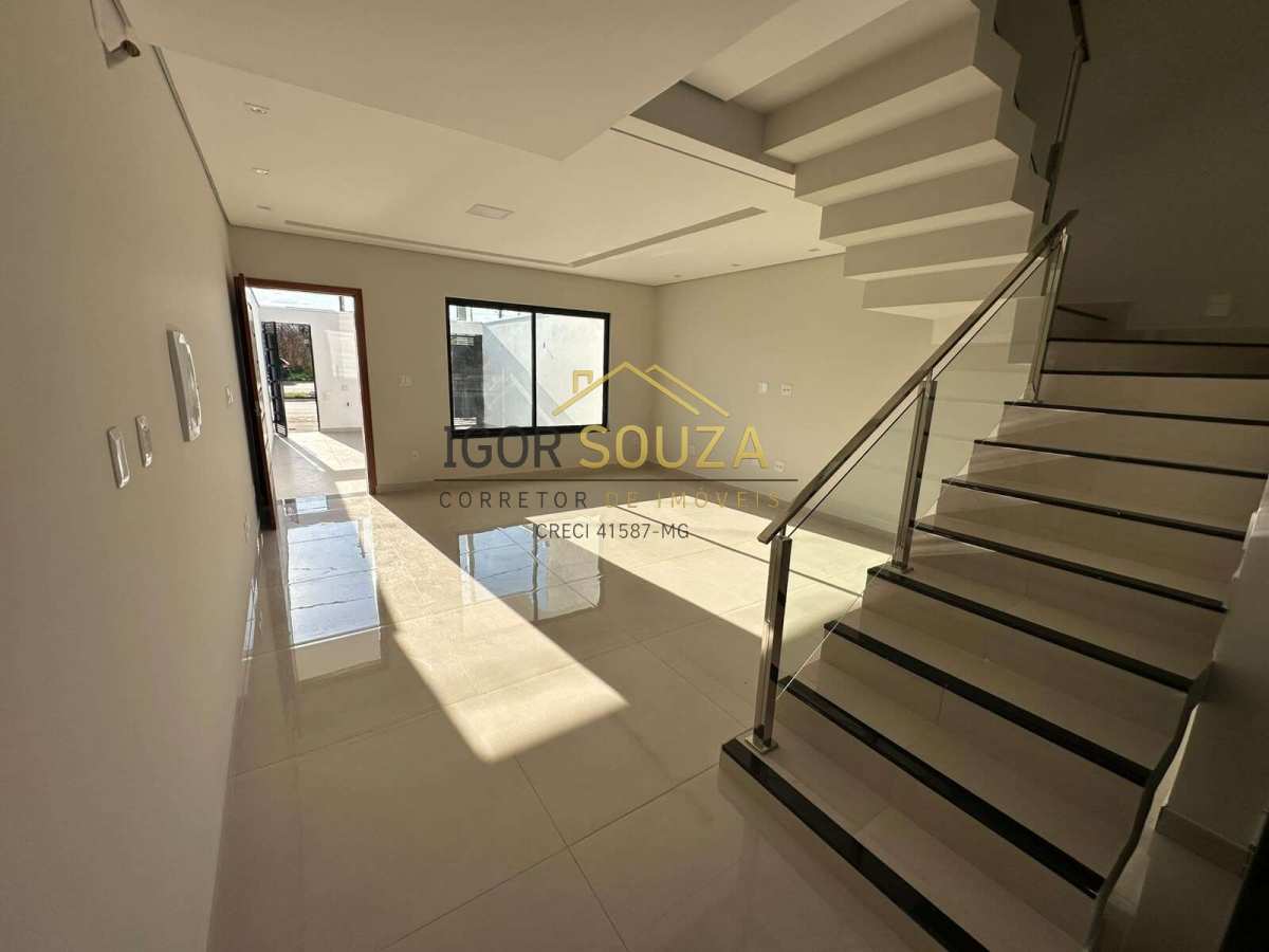  - Casa à venda em Governador Valadares, Parque Olímpico 2, com 3 quartos, 127m²