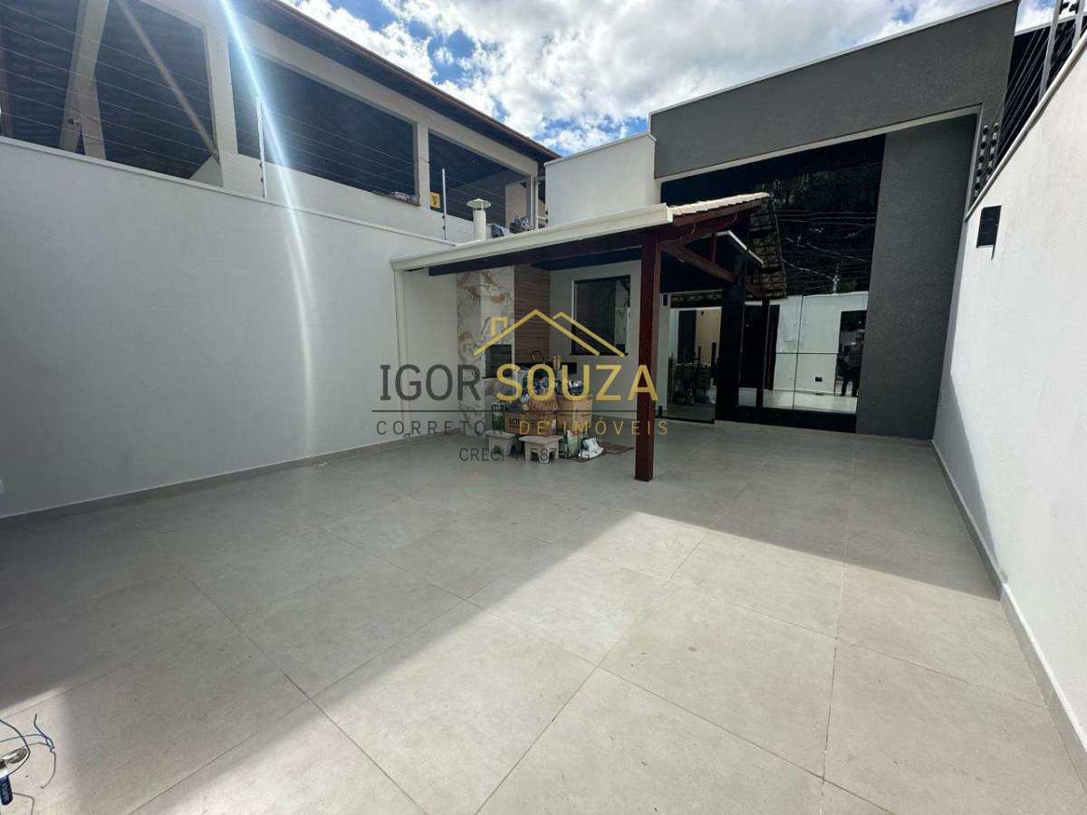 Casa à venda com 3 quartos - Altinopolis,Governador Valadares