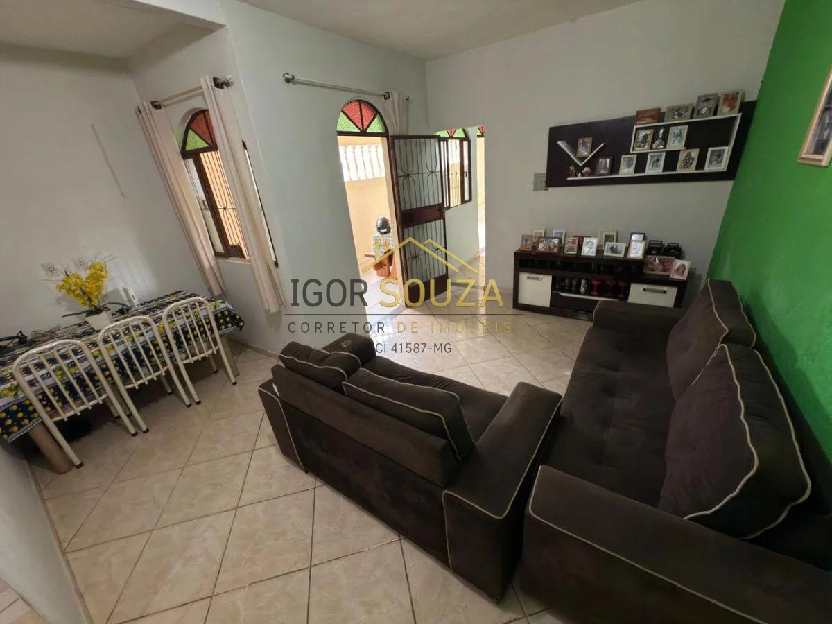  - Casa à venda em Governador Valadares, kennedy, com 3 quartos