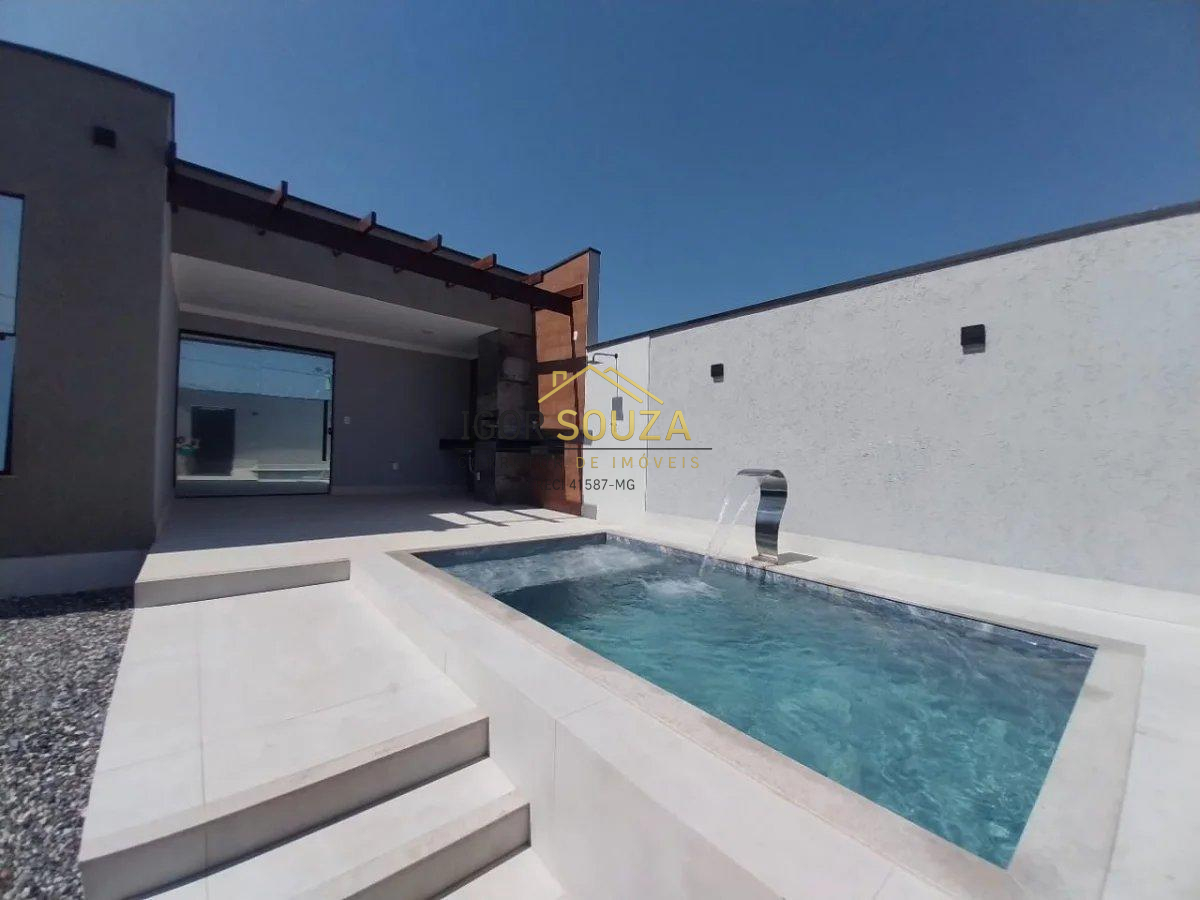  - Casa à venda em Governador Valadares, Castanheiras, com 3 quartos