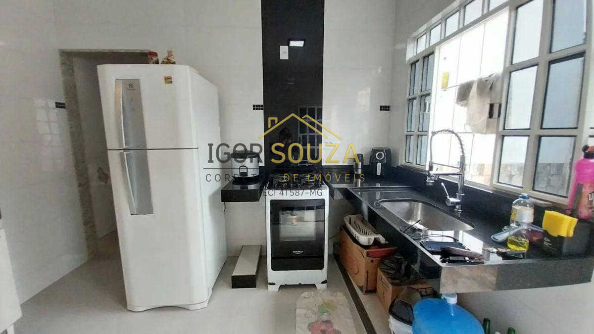 Casa à venda com 4 quartos - Conquista,Governador Valadares