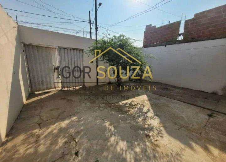 Casa à venda com 4 quartos - Vitoria,Governador Valadares