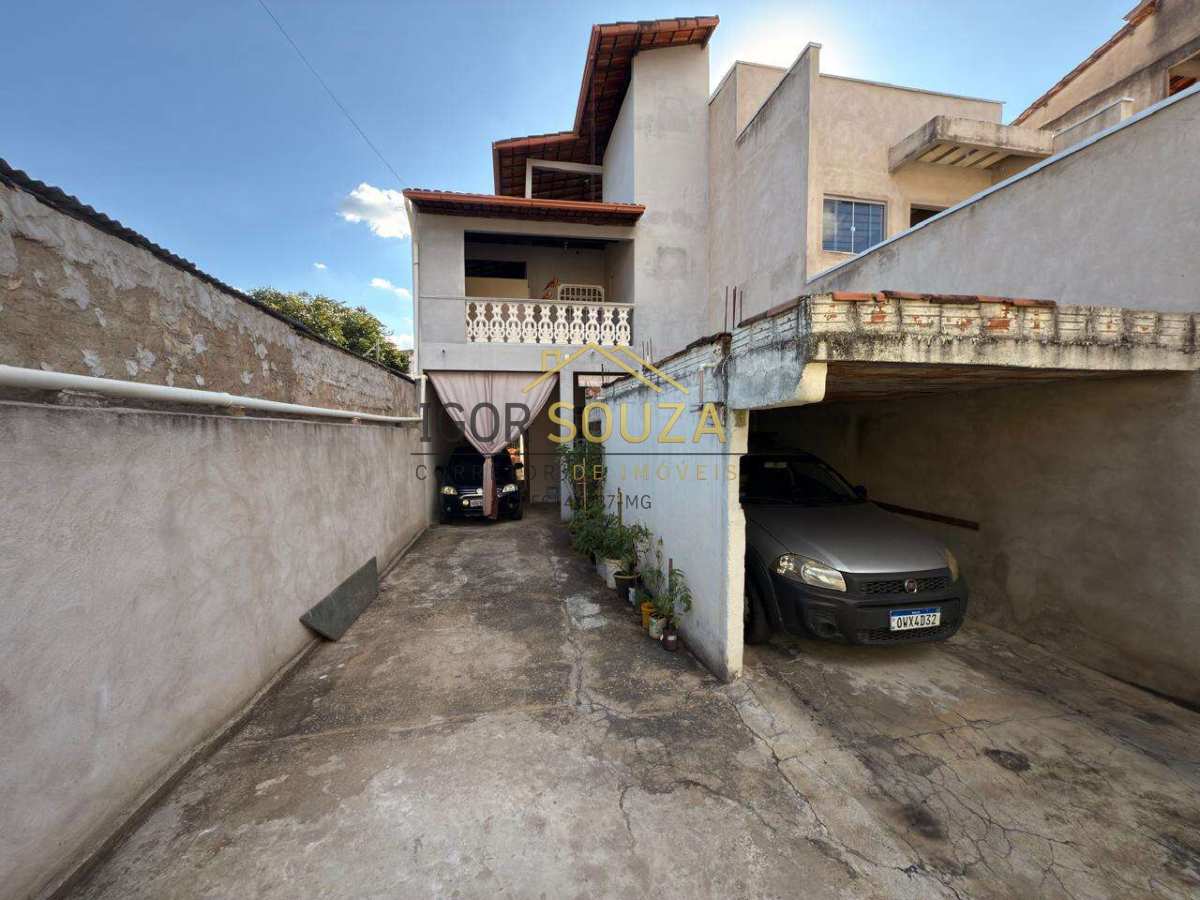 Duplex à venda com 3 quartos - Vila Isa,Governador Valadares
