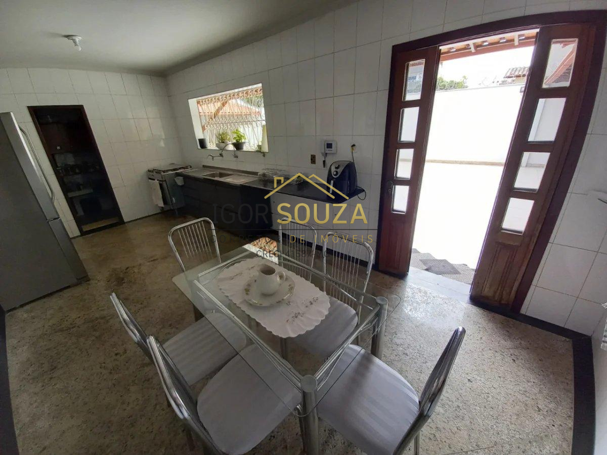 Duplex à venda com 4 quartos - SÃO PEDRO,Governador Valadares