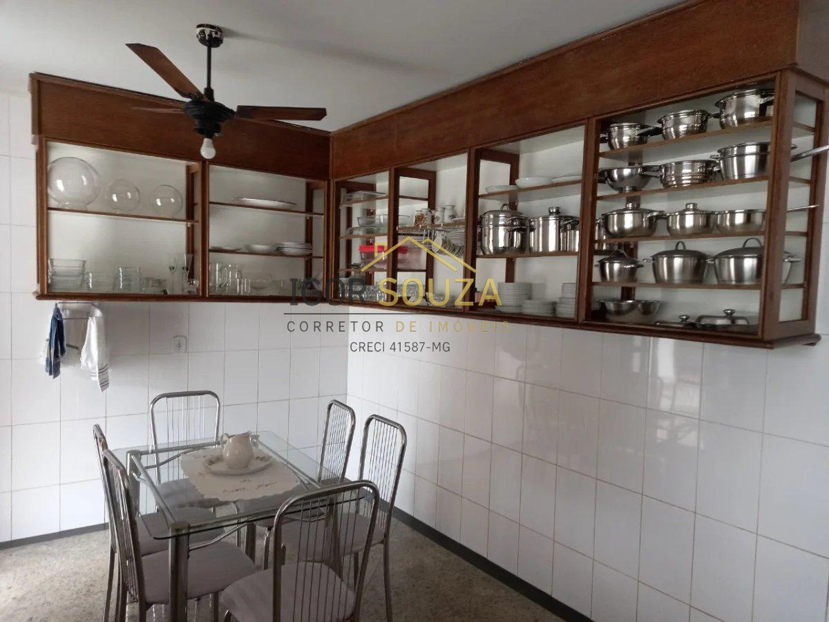  - LINDA CASA COM DUPLA MORADA NO BAIRRO SÃO PEDRO!