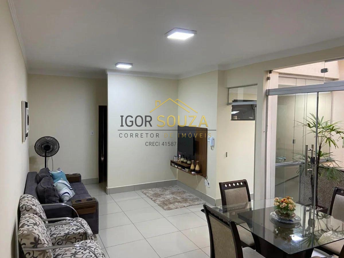  - Triplex à venda em Governador Valadares, Lourdes, com 4 quartos, 236,25m²