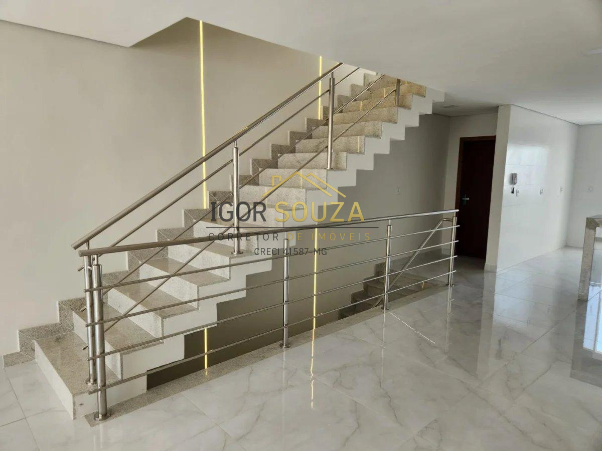  - Triplex com 3 quartos, 205m², à venda em Governador Valadares, Nova Vila Bretas